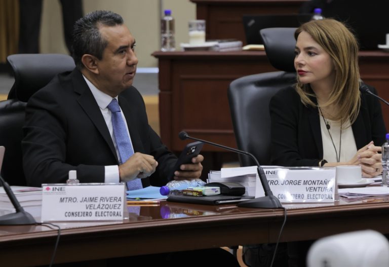 Jorge Montaño Ventura y Carla Humphrey Jordan, Consejera y Consejero Electorales.