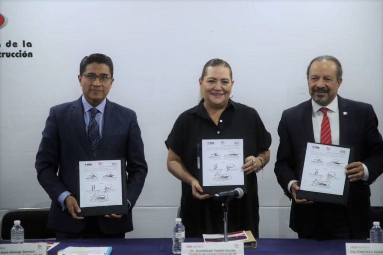 Firma de Convenio entre el Órgano Interno del INE y la Cámara Mexicana de la Industria de la Construcción.