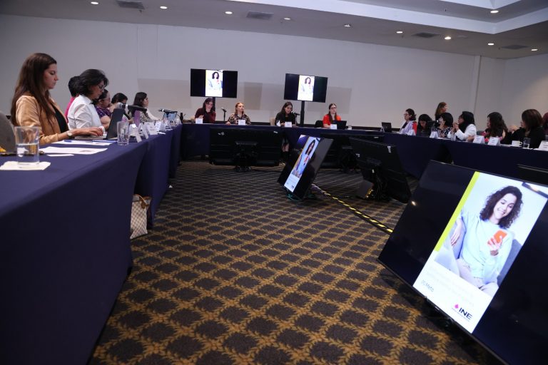 Presentación de la Guía: “Enfrentando la violencia política contra las mujeres en Facebook, WhatsApp e Instagram”