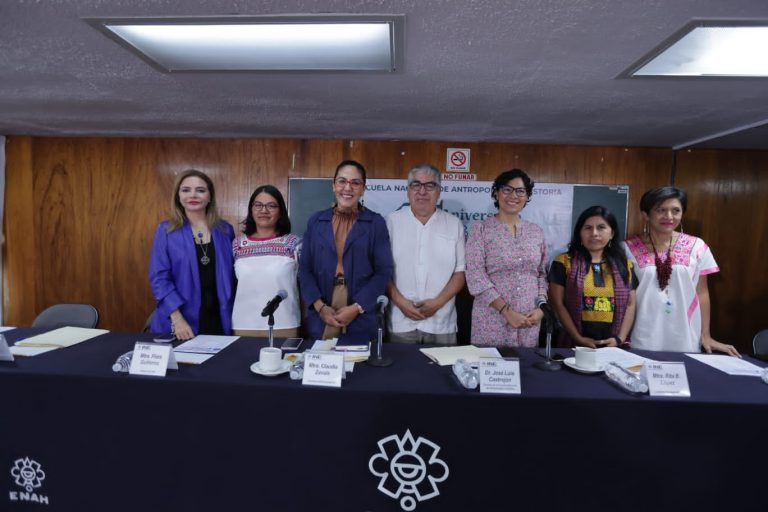 Presentación del libro “Diálogos interculturales para la participación política de las mujeres”.
