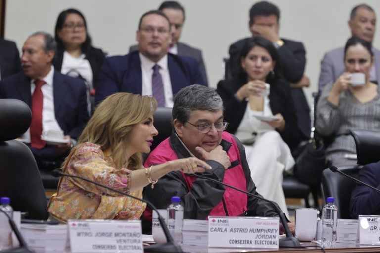 Carla Humphrey Jordan y Ucc-Kib Espadas Ancona, Consejera y Consejero Electorales.