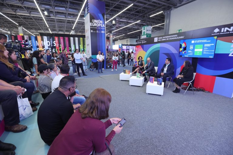 Inauguración del Stand del INE en la Feria Internacional del Libro de Guadalajara 2023.
