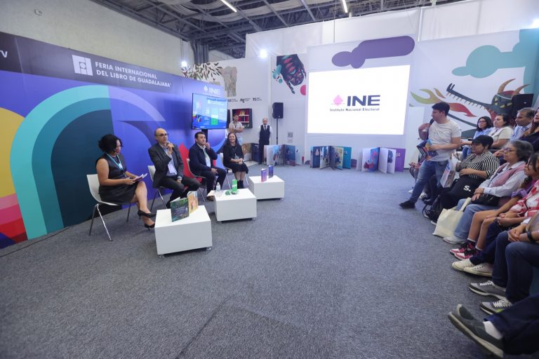 Inauguración del Stand del INE en la Feria Internacional del Libro de Guadalajara 2023.