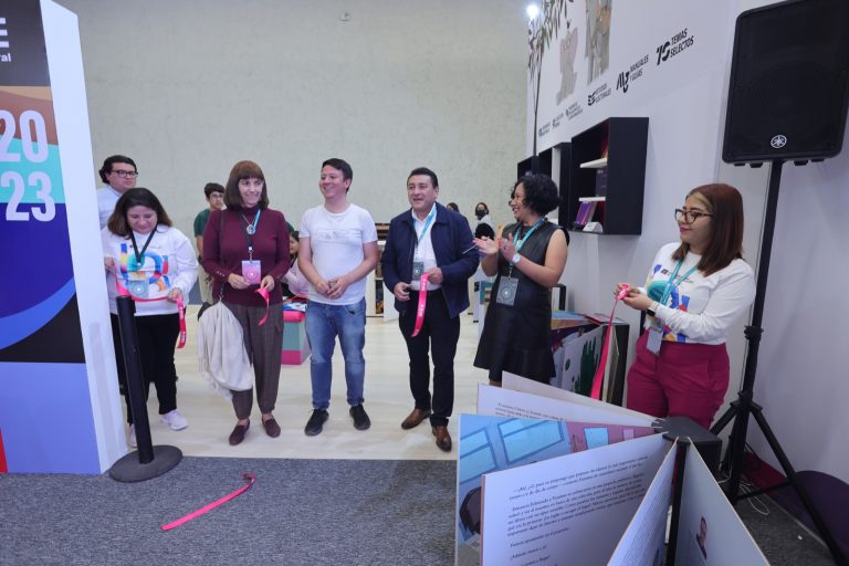 Inauguración del Stand del INE en la Feria Internacional del Libro de Guadalajara 2023.