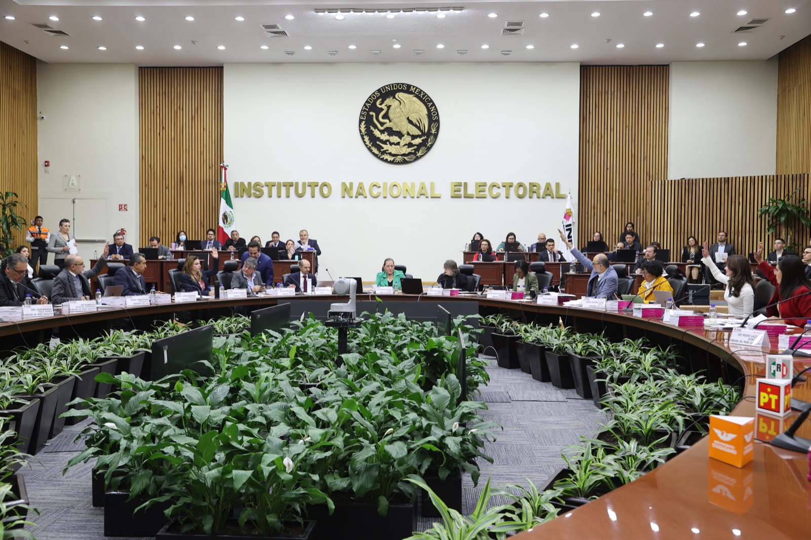 Botón para acceder a la cápsula de audio del Resumen de la sesión del Consejo General del INE