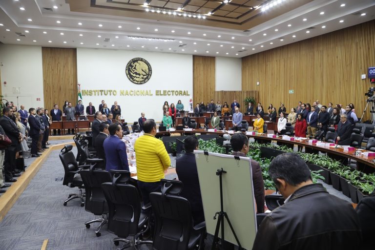 Minuto de Silencio por el fallecimiento del Jurista Sergio García Ramírez, Consejero Electoral de 2011 a 2013 del Instituto Federal Electoral.