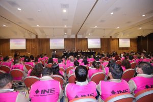 Evento con capacitadoras y capacitadores electorales