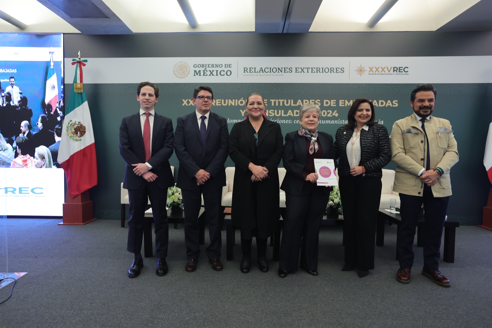 Guadalupe Taddei en la reunión de Embajadores y Cónsules 2024