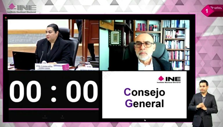 Claudia Edith Suárez Ojeda Encargada del despacho de la Secretaría Ejecutiva y Jaime Rivera Velázquez Consejero Electoral.