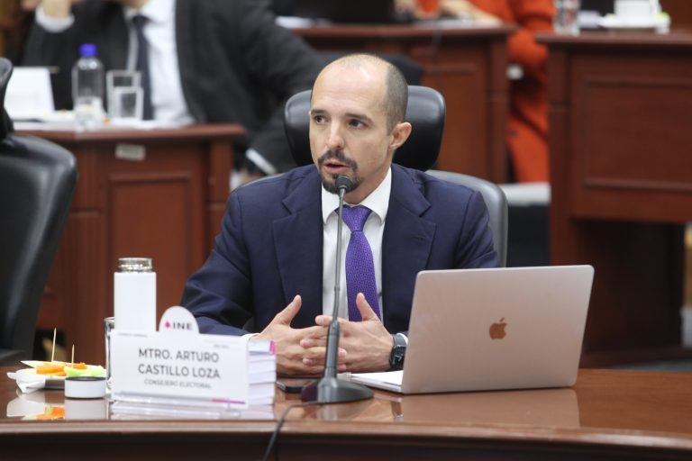 Arturo Castillo Loza, Consejero Electoral.