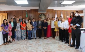 Integrantes del INE e IEEPCO posando para fotografía