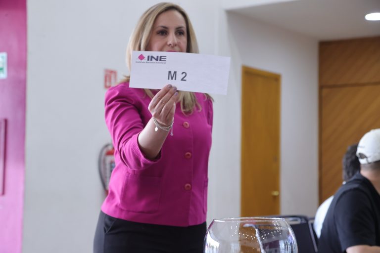 Moderador 2. Denise Maerker.