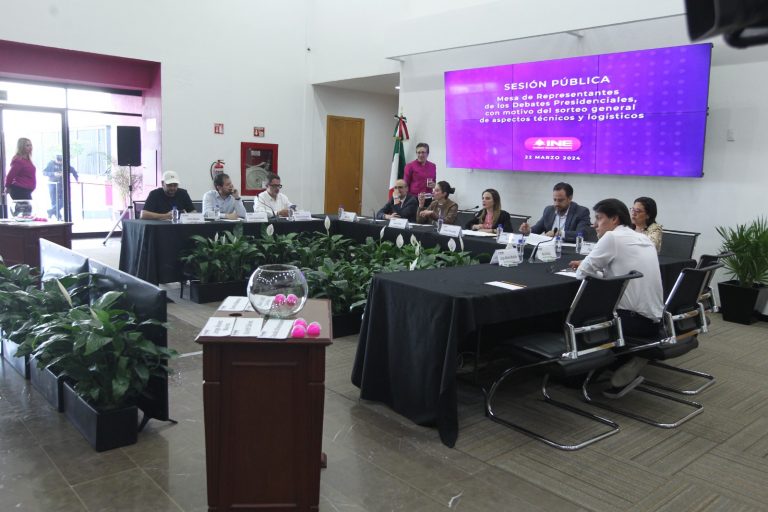 Sesión Pública de la Mesa de Representantes de los Debates Presidenciales.
