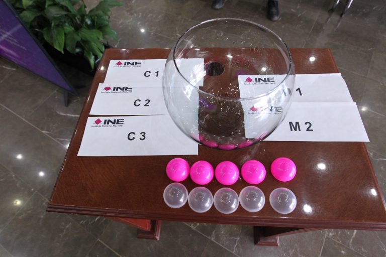 Sesión Pública de la Mesa de Representantes de los Debates Presidenciales.