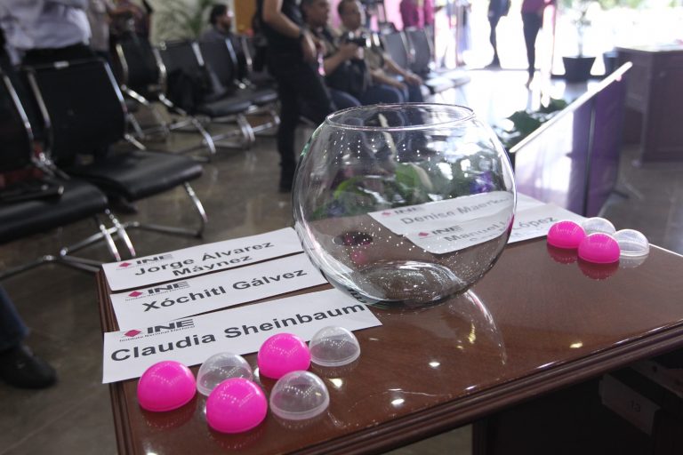 Sesión Pública de la Mesa de Representantes de los Debates Presidenciales.