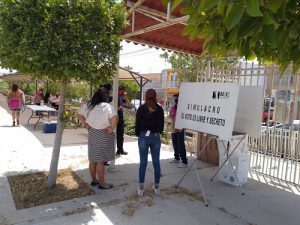 Integrantes del INE en casilla instalada en escuela