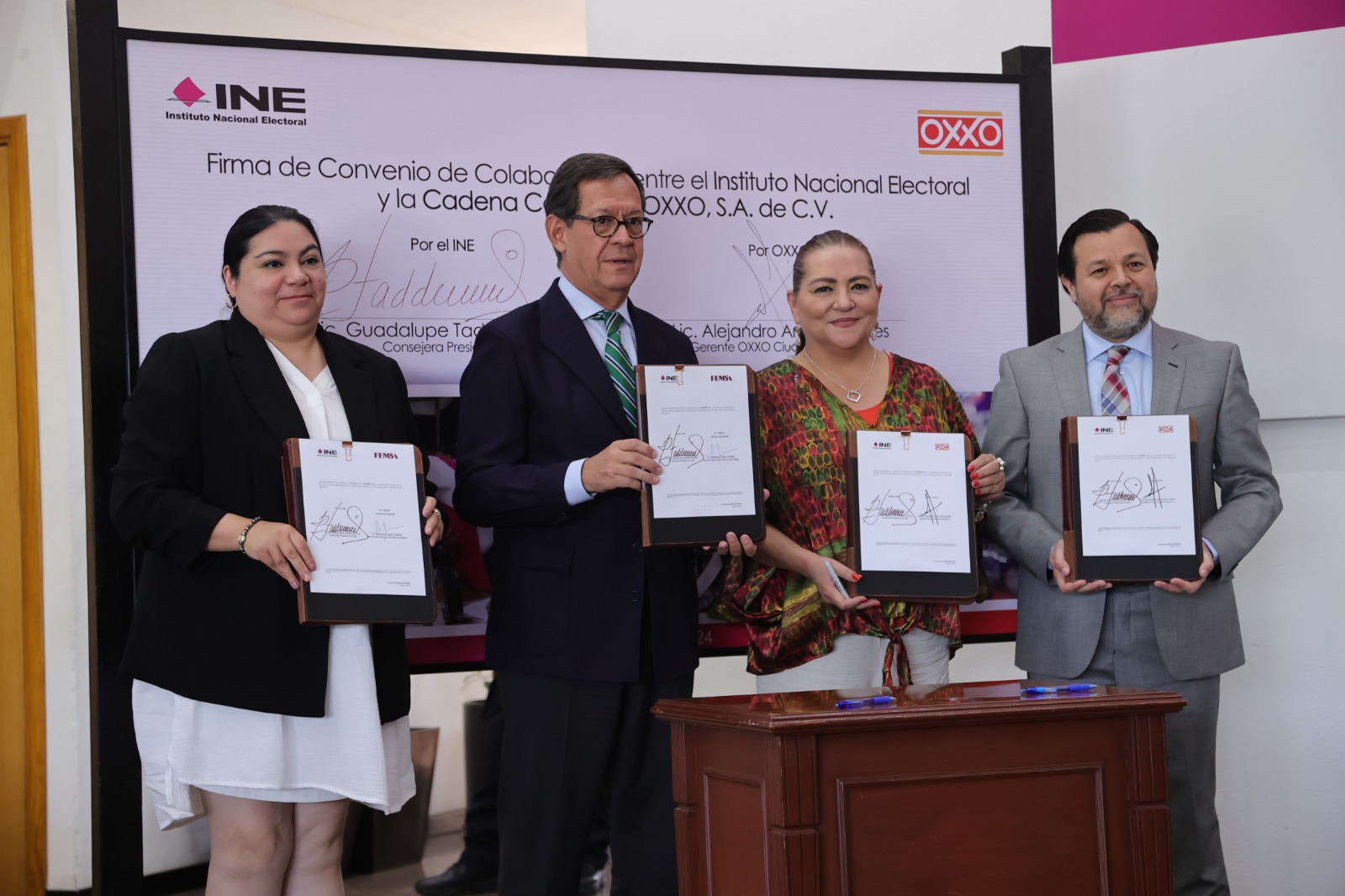 Firma de Convenios de Colaboración INE-FEMSA -OXXO