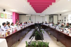 Integrantes del INE y fuerzas de seguridad de San Luis Potosí en reunión