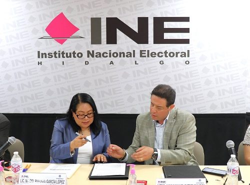 Firma de convenio entre INE Hidalgo y la COPARMEX