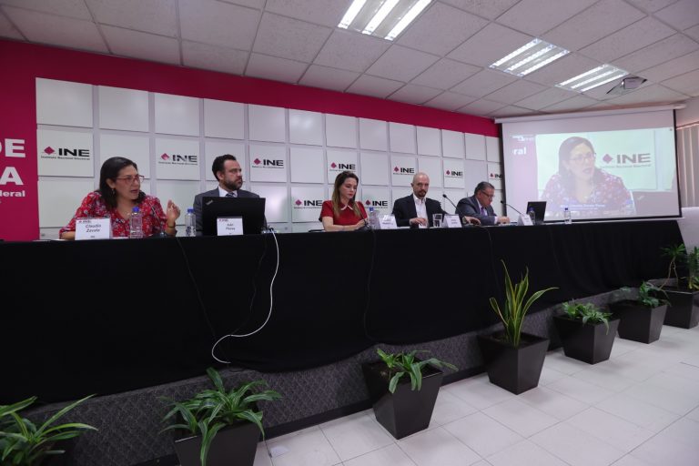 Conferencia de prensa sobre el Voto de los Mexicanos Residentes en el Extranjero.