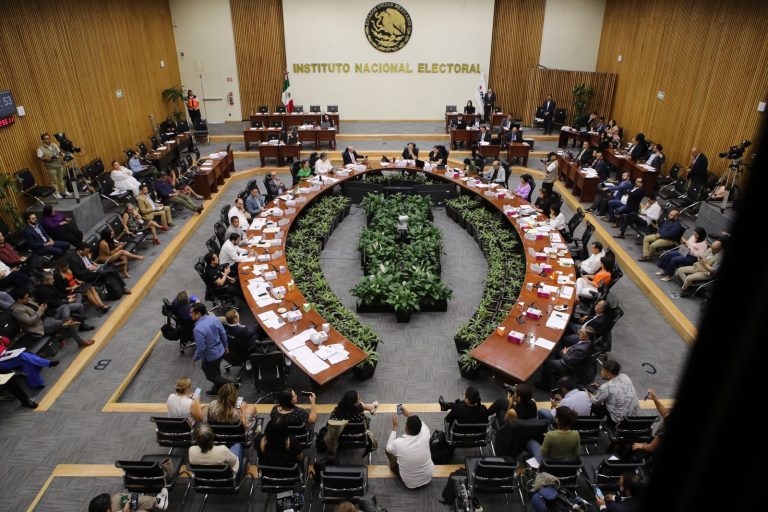 Botón para acceder a la cápsula de audio del resumen de la Sesión del Consejo General del INE