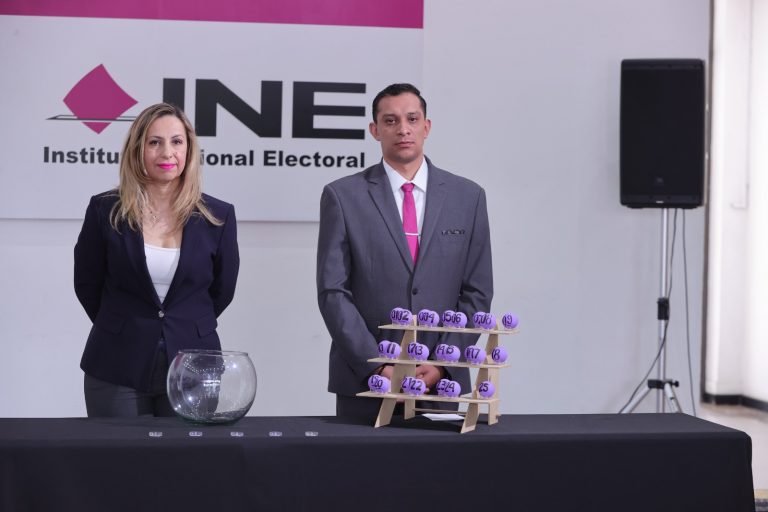 Sorteo y entrega de las preguntas ciudadanas a las personas moderadoras del Segundo Debate Presidencial.