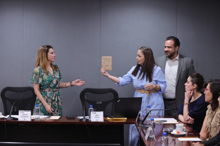 Acto protocolario  de entrega de preguntas a las personas moderadoras del Primer Debate Presidencial.