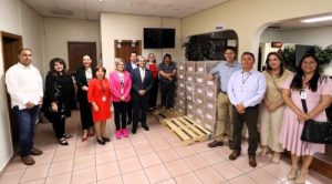 Integrantes del INE Baja California con las cajas de listas nominales