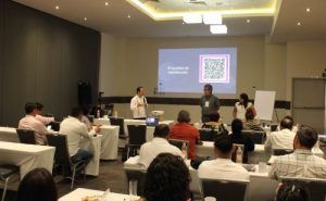 Integrantes del INE Guerrero en taller