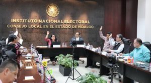 Miembros del Consejo Local en sesión