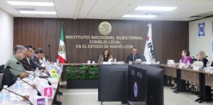 Integrantes del INE en Nuevo León durante debate