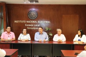 Integrantes del INE Tamaulipas en el Consejo Local sentados