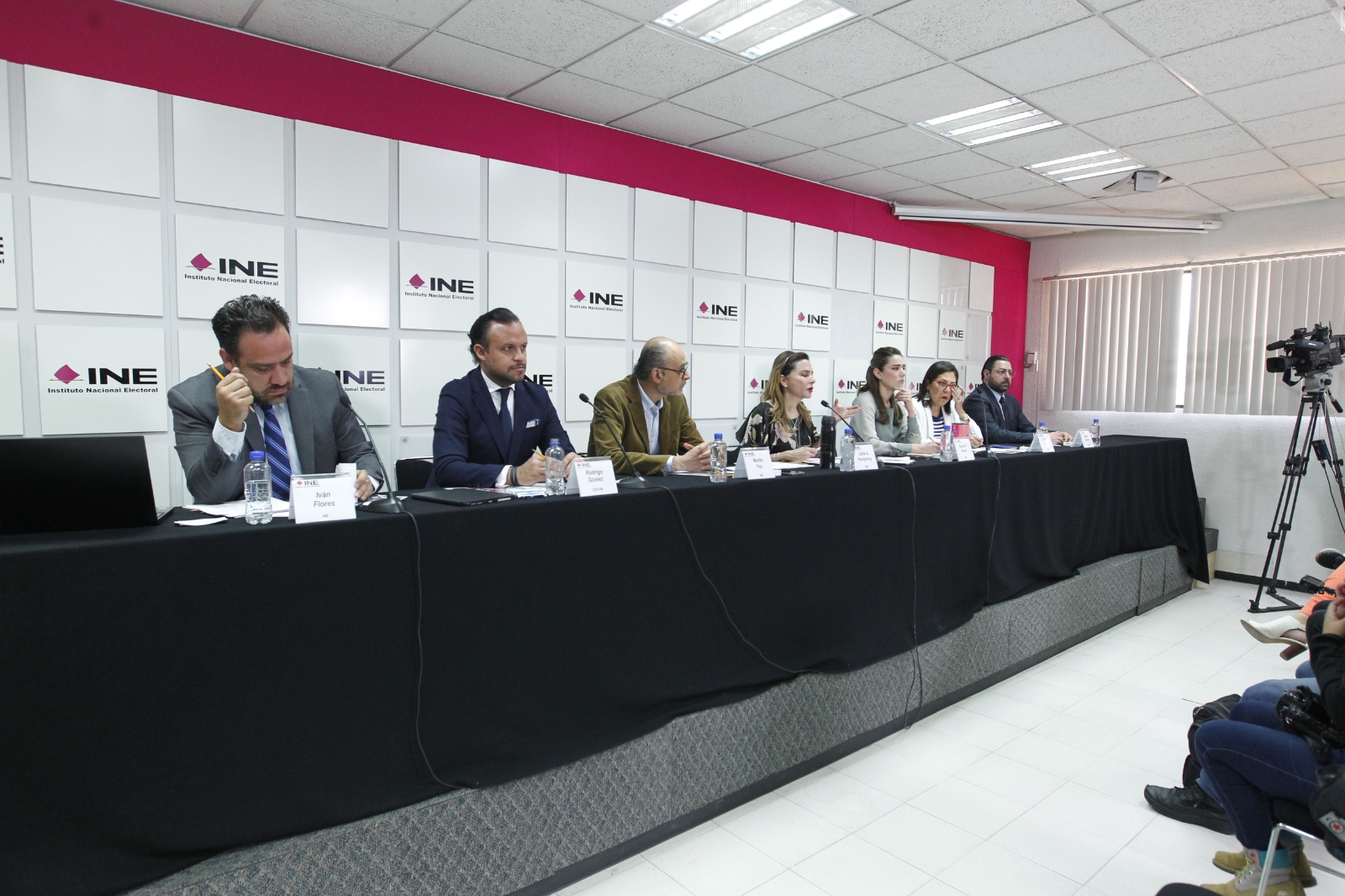 Conferencia de prensa de la Comisión Temporal de Debates.