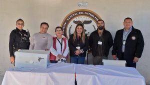 Integrantes del INE Baja California posando para fotografía