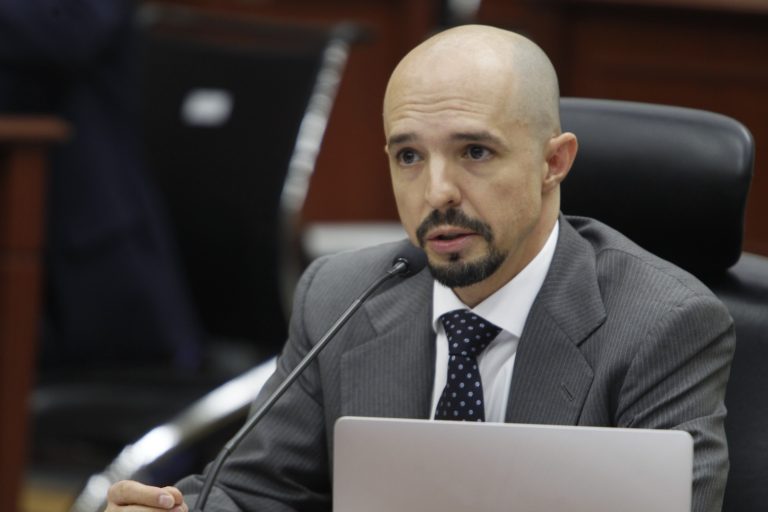 Arturo Castillo, Consejero Electoral.