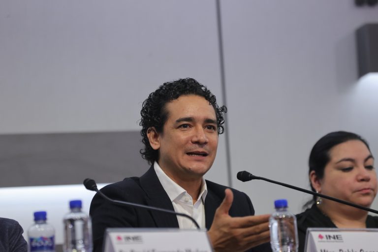 Integrante del Comité Técnico Asesor del Programa de Resultados Preliminares.