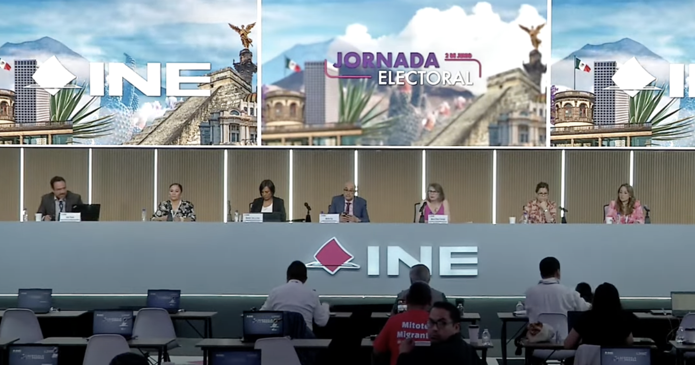 Panel de la conferencia sobre capacitación electoral