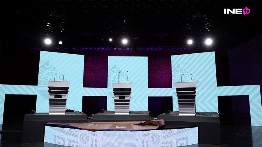 Toma del escenario de los debates presidenciales