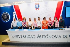 Integrantes del presídium de la Conferencia Magistral en el Auditorio