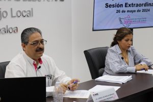 Vocal Ejecutivo durante la Sesión Extraordinaria del Consejo Local del INE Sinaloa