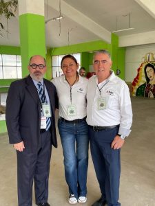 Integrantes del INE posando para fotografía