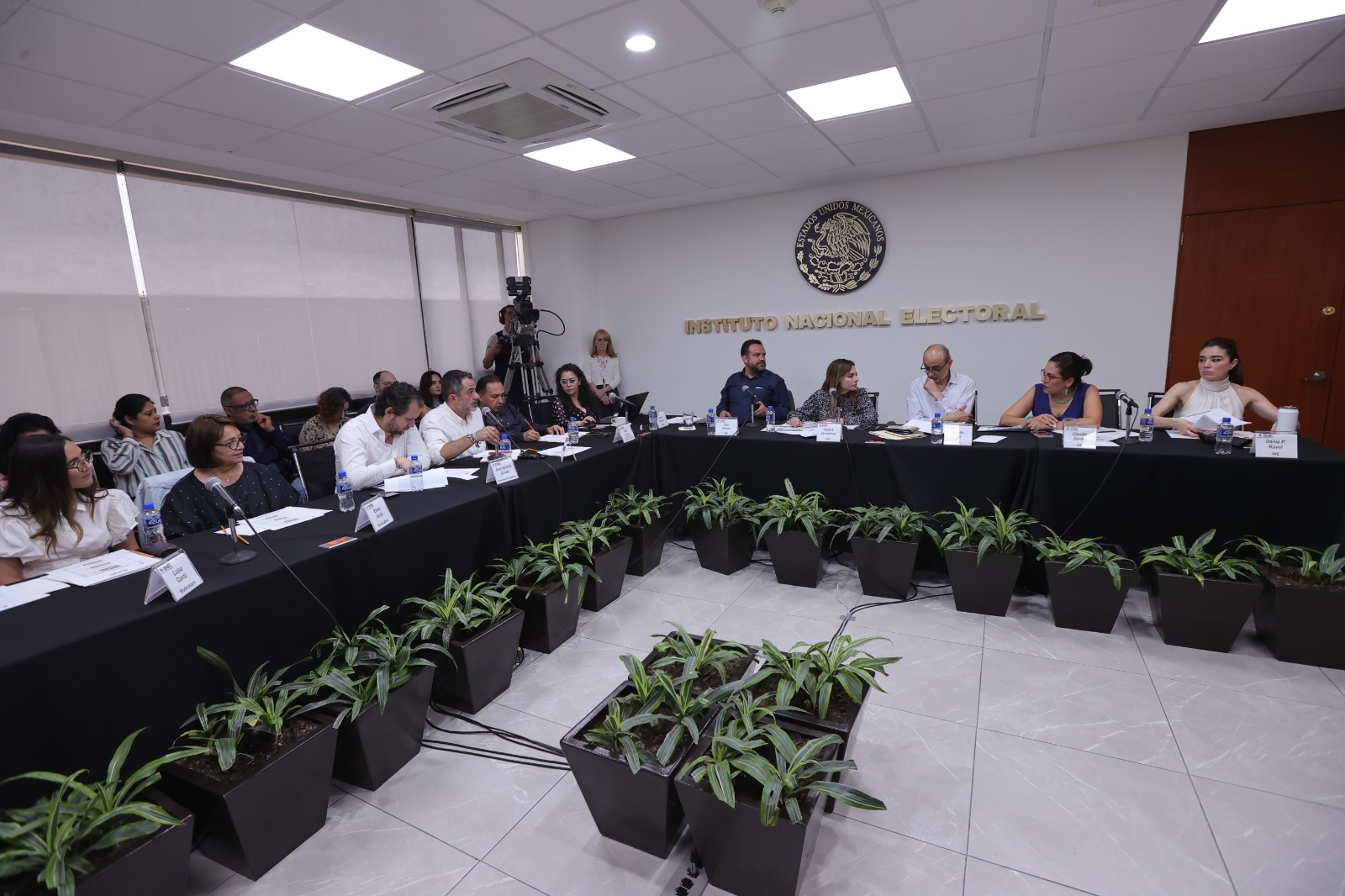 Sorteo del orden de participación de las y el moderador en el Tercer Debate Presidencial