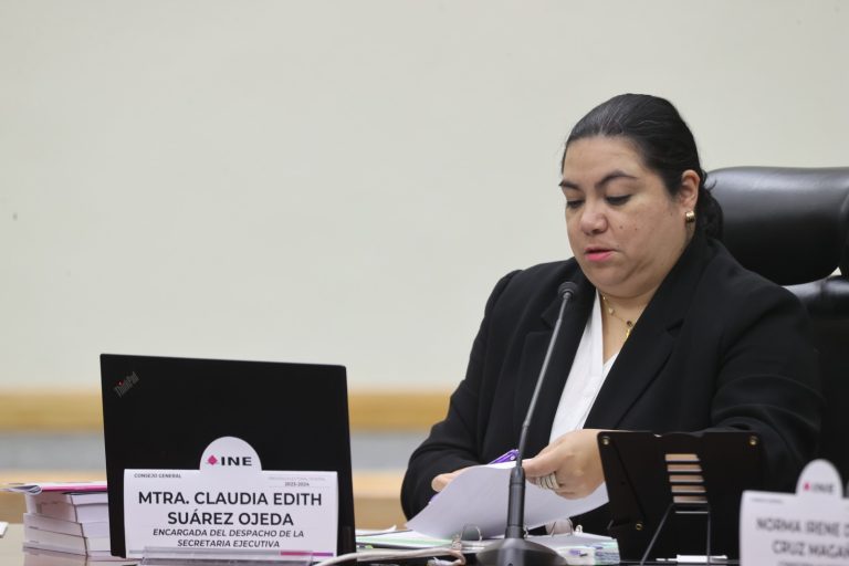 Claudia Edith Suárez, Encargada del despacho de la Seretaría Ejecutiva.