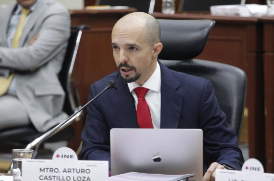 Consejero Electoral, Arturo Castillo