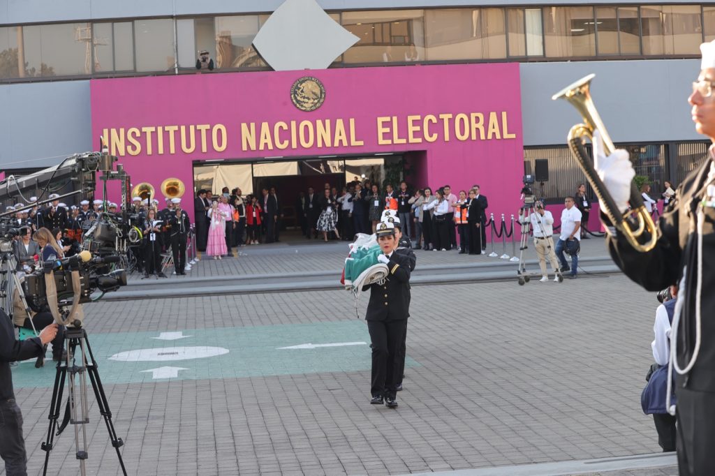 Honores a la bandera del Proceso Electoral 2023-2024-5