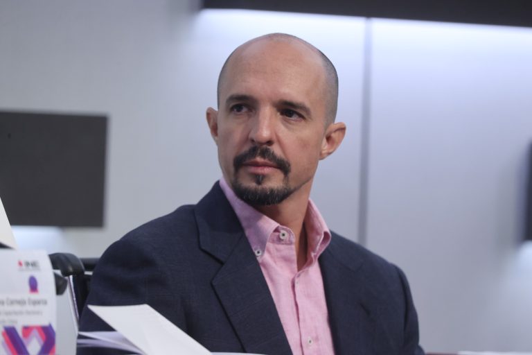 Arturo Castillo Loza, Consejero Electoral del INE.