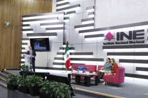 Conferencia, Retos de la democracia en tiempos de retroceso democrático