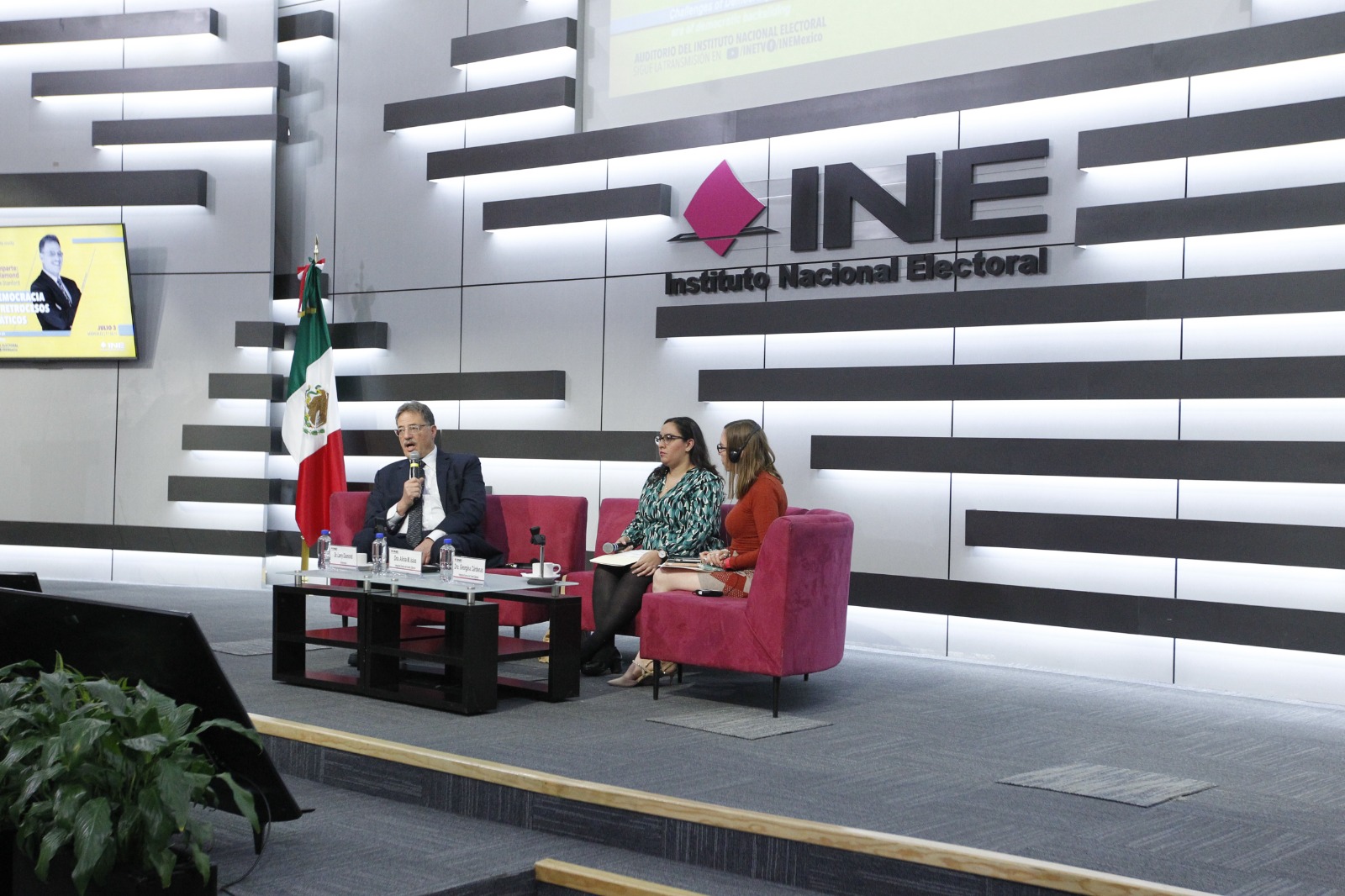 Botón para acceder a la cápsula de audio Nota electoral