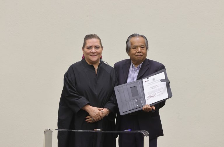 Silvano Garay Ulloa, Entrega de constancia de asignación a la representación del Partido del Trabajo.