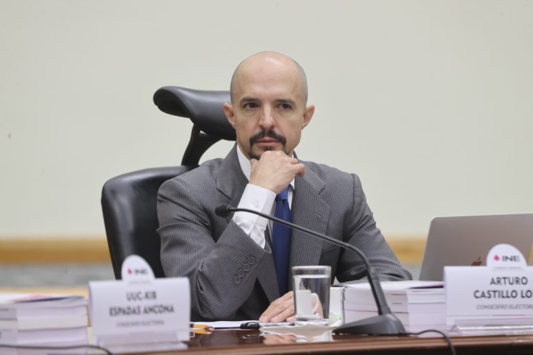 Arturo Castillo Loza, Consejero Electoral.